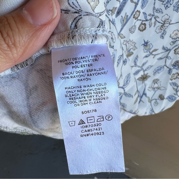 Loft | Petite Mixed Media Blouse - Size LP - Office Spring Floral - Picture 4 of 5